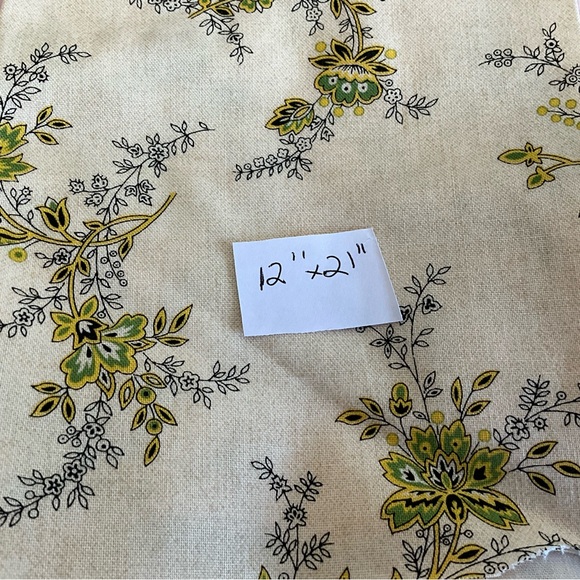 Quilting Fabric Remnants Lot Sewing Materials Green Berries Colors Cotton 2 LB - Picture 6 of 9